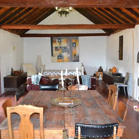 Traditional Canarian Country House Bed and breakfast 2*